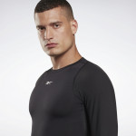 UNITED BY FITNESS COMPRESSION LONG SLEEVE SHIRT - SVARTUR