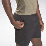 UNITED BY FITNESS ATHLETE SHORTS - SVARTAR